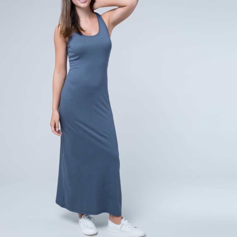 Pact Shadow Blue Maxi